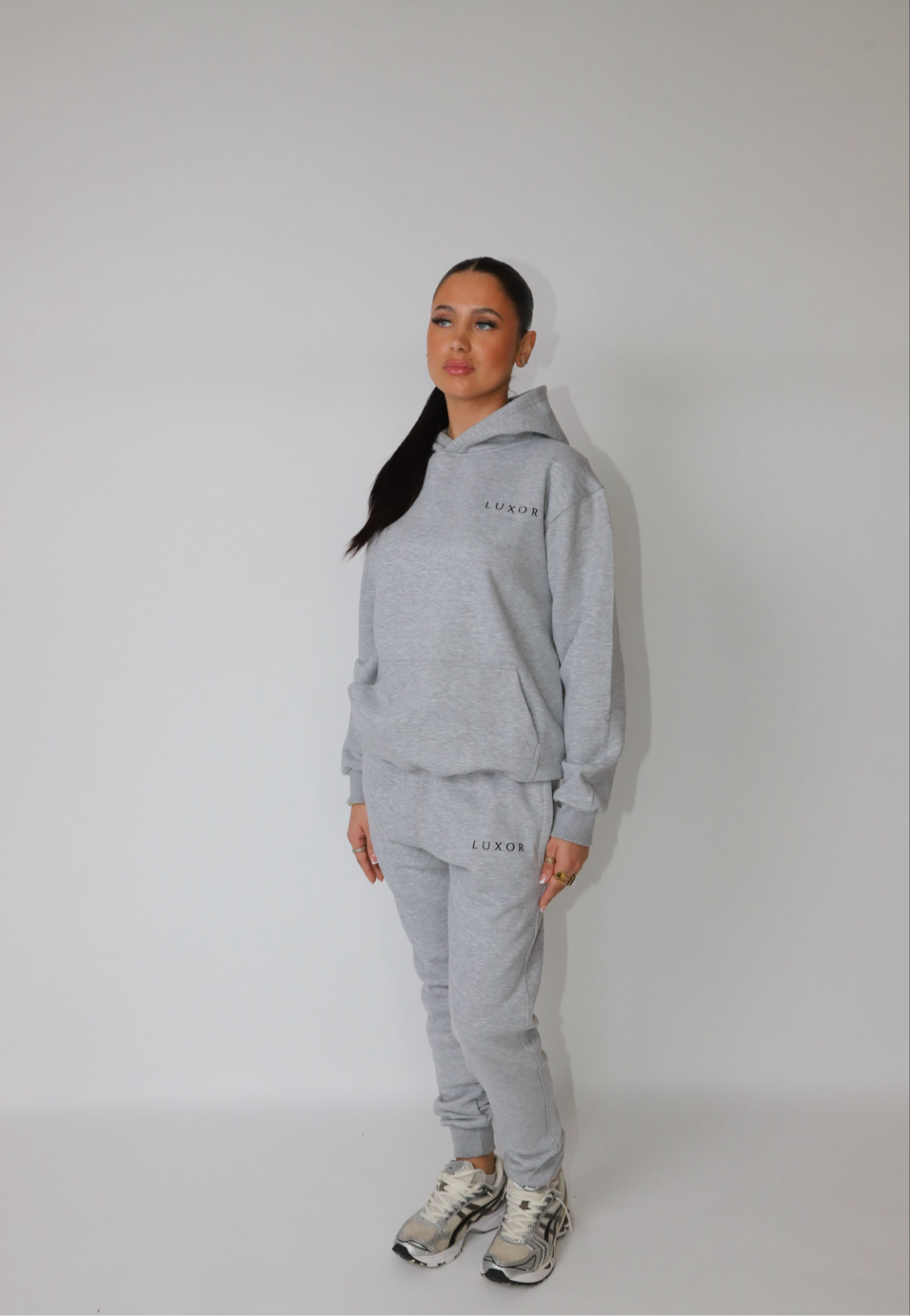 GRAPHITE GREY
