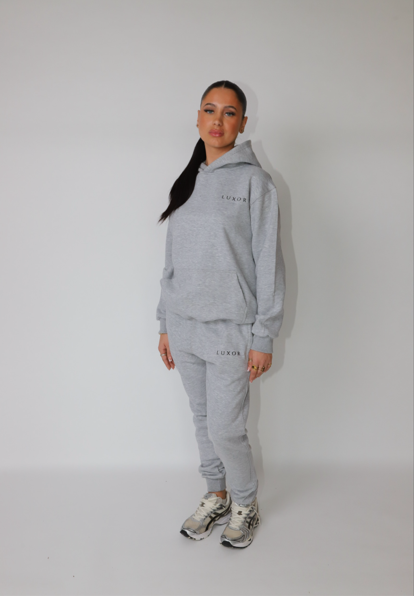 GRAPHITE GREY